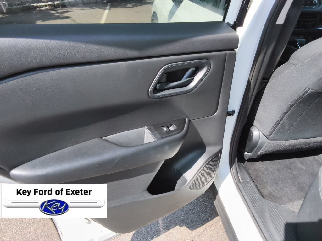 Used 2024 Nissan Rogue S AWD/4WD image 14