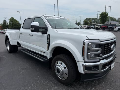 Used 2026 Ford F450 Lariat w/ Lariat Premium Package AWD/4WD image 4