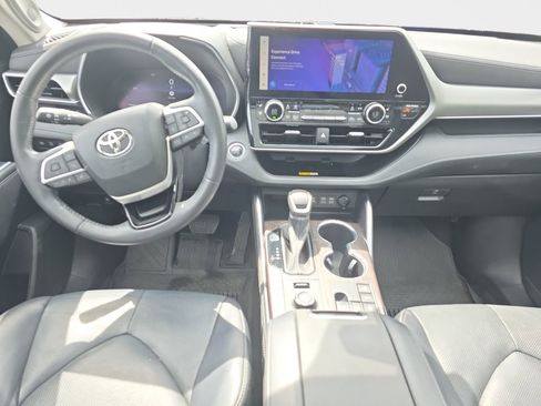 Used 2023 Toyota Highlander Platinum AWD/4WD image 15