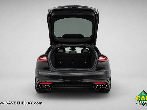 Used 2019 Kia Stinger GT1 RWD image 12