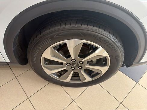 Used 2025 Ford Escape Platinum AWD/4WD image 25