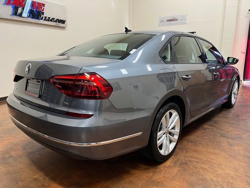 Used 2019 Volkswagen Passat 2.0T Wolfsburg w/ Wheels & Sunroof Package image 9