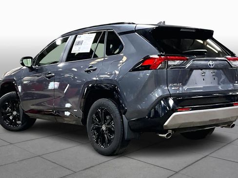 Used 2024 Toyota RAV4 SE image 11