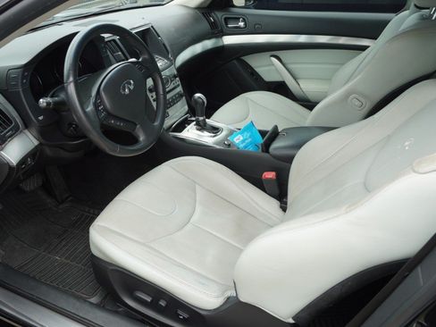 Used 2010 INFINITI G37 Convertible w/ Premium Pkg RWD image 8