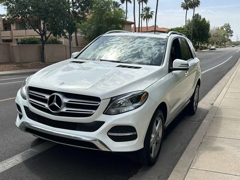 Used 2018 Mercedes-Benz GLE 350 w/ Premium 1 Package image 4