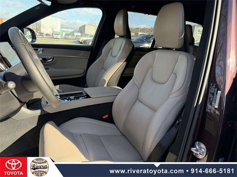 Used 2025 Volvo XC90 T8 Ultra image 11