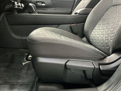 Used 2025 Nissan Kicks SV image 22