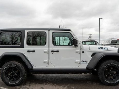 Used 2023 Jeep Wrangler Unlimited w/ Cold Weather Group image 5