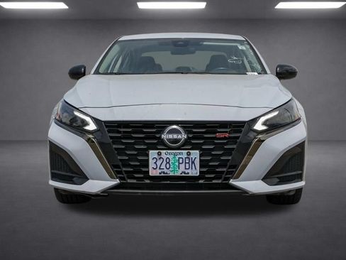 Used 2023 Nissan Altima 2.5 SR FWD image 10