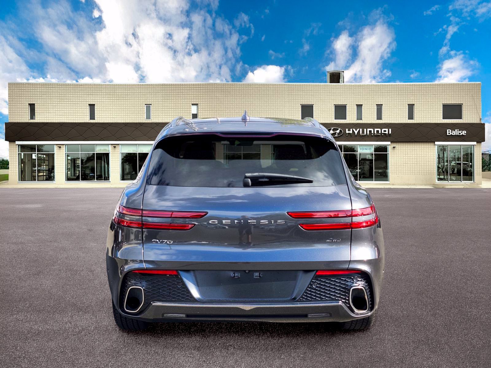 Used 2023 Genesis GV70 2.5T w/ Advanced Package AWD/4WD image 4