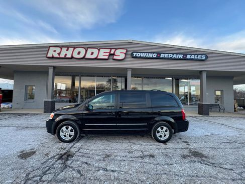 Used 2010 Dodge Grand Caravan SXT w/ Family Value Group image 2