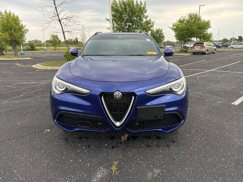 Used 2022 Alfa Romeo Stelvio Ti image 9