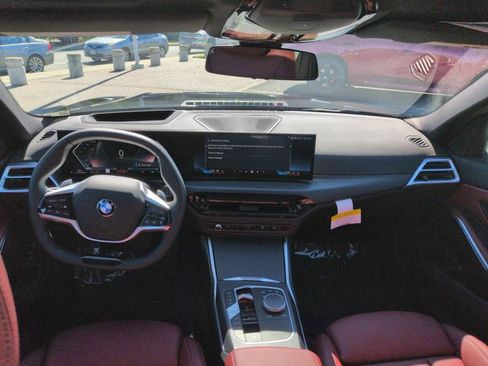 Used 2025 BMW 330i Sedan w/ Premium Package image 19