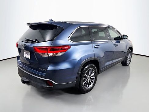 Used 2018 Toyota Highlander XLE image 7