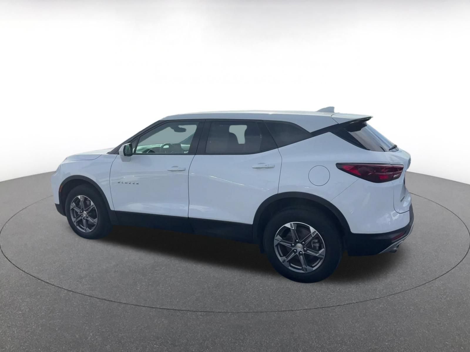 Used 2026 Chevrolet Blazer LT AWD/4WD image 9