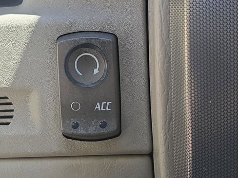 Used 2005 Cadillac XLR RWD image 24