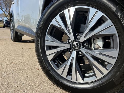 Certified 2023 Nissan Rogue SV image 8