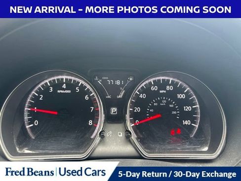 Used 2019 Nissan Versa SV w/ SV Special Edition Package FWD image 12