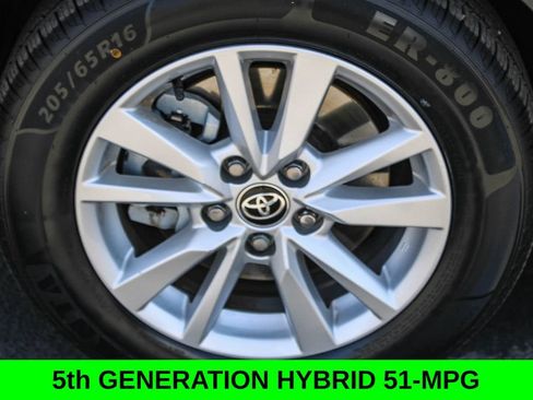 Used 2025 Toyota Camry LE FWD image 10