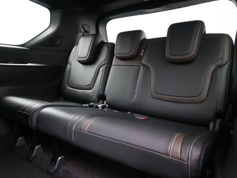 New 2026 Nissan Armada SL w/ Captain's Chari Seat Package AWD/4WD image 12