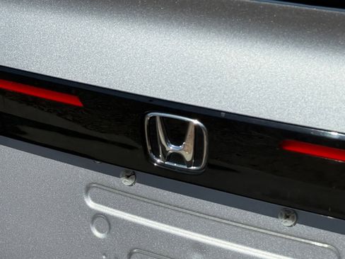 Used 2023 Honda Accord Touring image 11