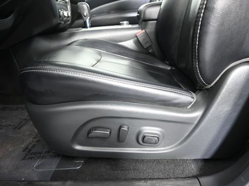 Used 2020 Nissan Pathfinder SL image 23