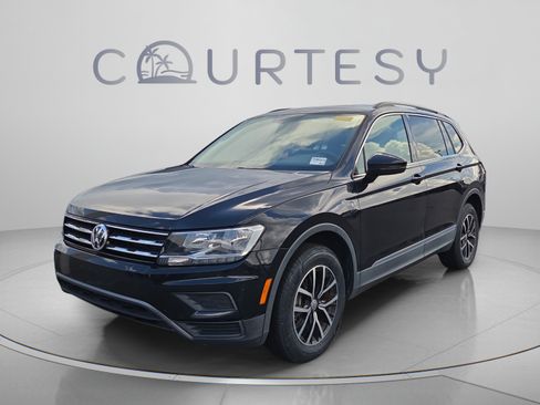 Used 2021 Volkswagen Tiguan SE FWD image 1