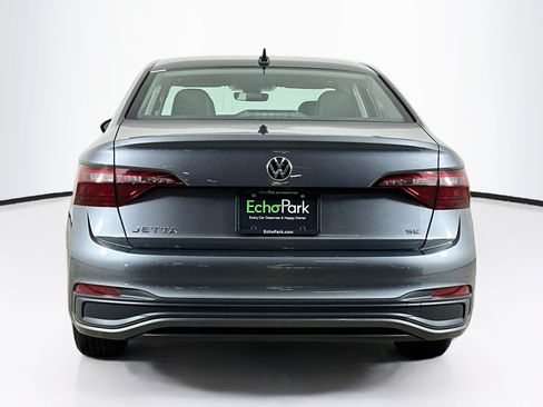 Used 2024 Volkswagen Jetta SE FWD image 7
