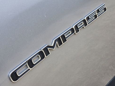 Used 2022 Jeep Compass Latitude image 14