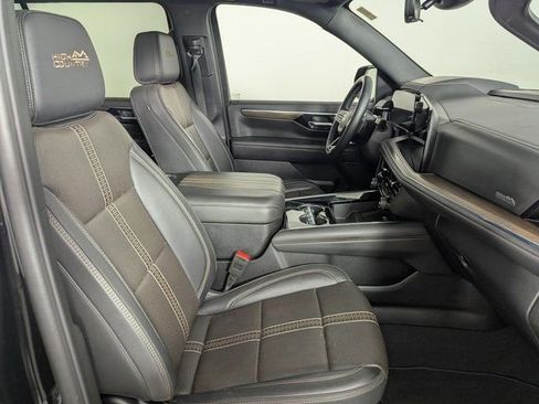 Used 2025 Chevrolet Suburban High Country w/ Sun And Tow Package AWD/4WD image 23