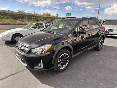 Used 2017 Subaru Crosstrek 2.0i Premium w/ Popular Package #2 image 2