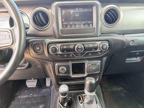 Used 2022 Jeep Gladiator Sport AWD/4WD image 24