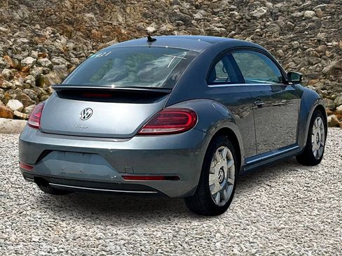 Used 2019 Volkswagen Beetle 2.0T SE image 2