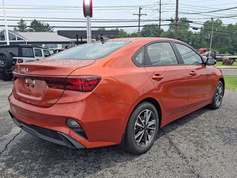 Used 2023 Kia Forte LXS FWD image 4