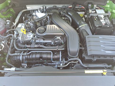 New 2026 Volkswagen Taos SE AWD/4WD image 28