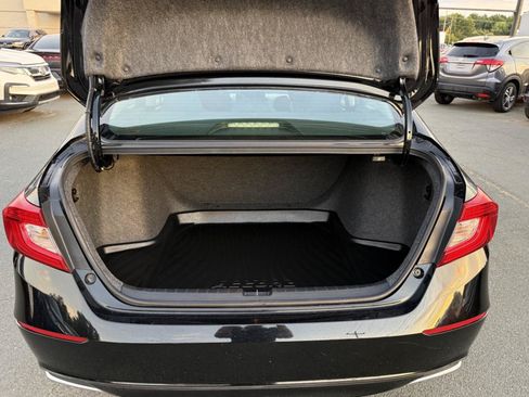 Used 2018 Honda Accord LX image 11