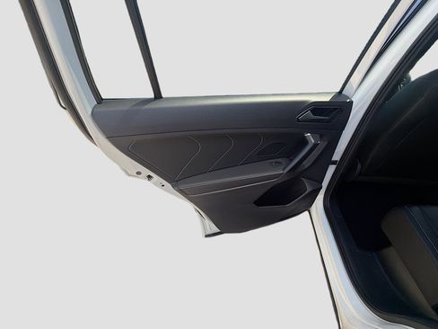 Certified 2023 Volkswagen Tiguan SE R-Line FWD image 25