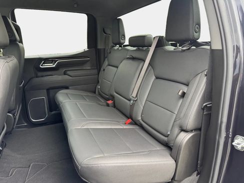 Used 2026 GMC Sierra 1500 SLT AWD/4WD image 11