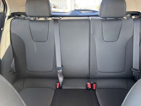 Used 2025 Buick Encore GX Preferred image 36