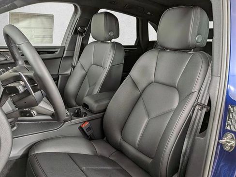 New 2026 Porsche Macan image 5
