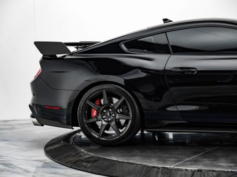 Used 2020 Ford Mustang Shelby GT500 w/ Carbon Fiber Track Pack image 17