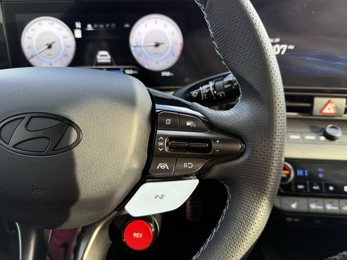 Certified 2025 Hyundai Elantra N image 23