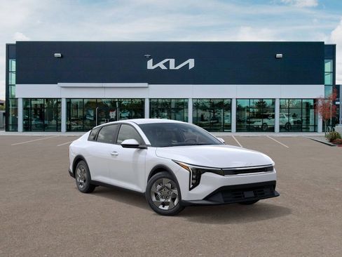 New 2026 Kia K4 LX image 8
