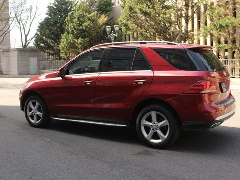 Used 2016 Mercedes-Benz GLE 350 w/ Premium Package image 9