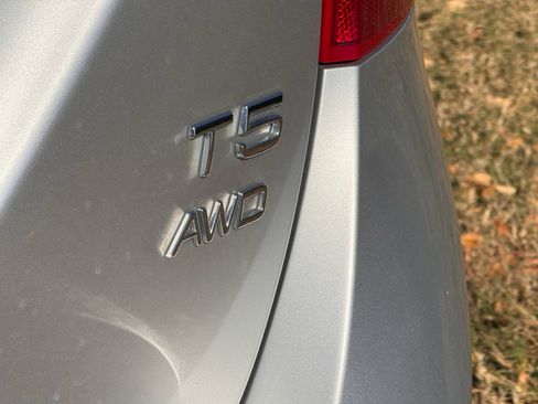 Used 2016 Volvo V60 T5 Cross Country w/ Convenience Package image 14