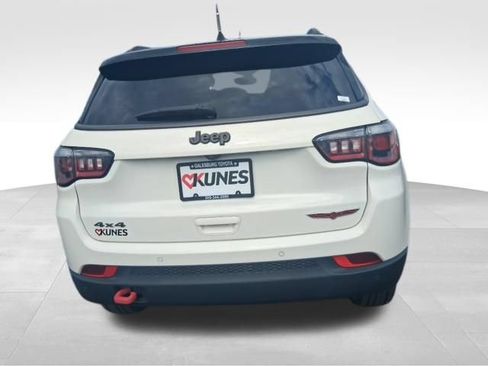 Used 2019 Jeep Compass Trailhawk w/ Cold Weather Group AWD/4WD image 8