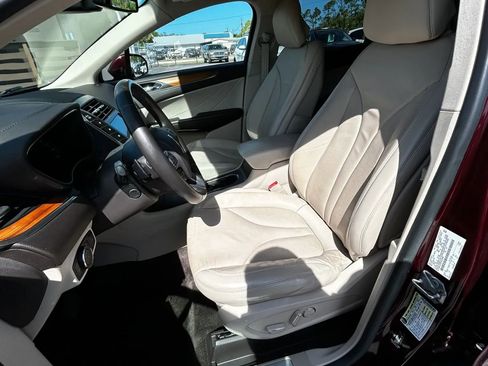 Used 2018 Lincoln MKC Select w/ Select Plus Package image 32