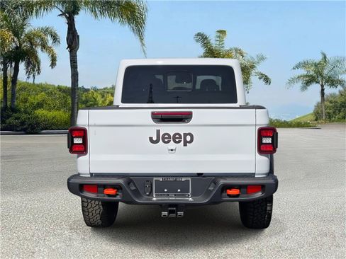 New 2026 Jeep Gladiator Mojave image 5