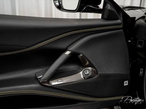 Used 2022 Ferrari 812 GTS RWD image 33