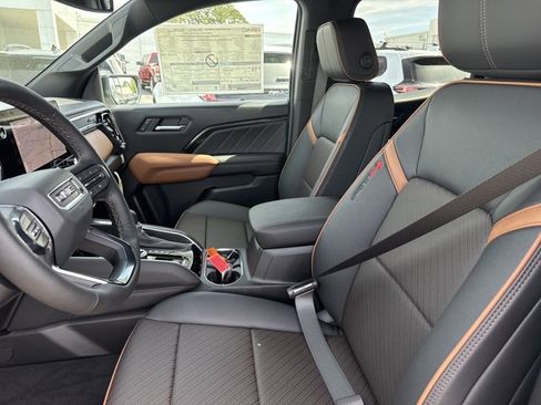 New 2026 GMC Canyon AT4 w/ Technology Plus Package AWD/4WD image 4